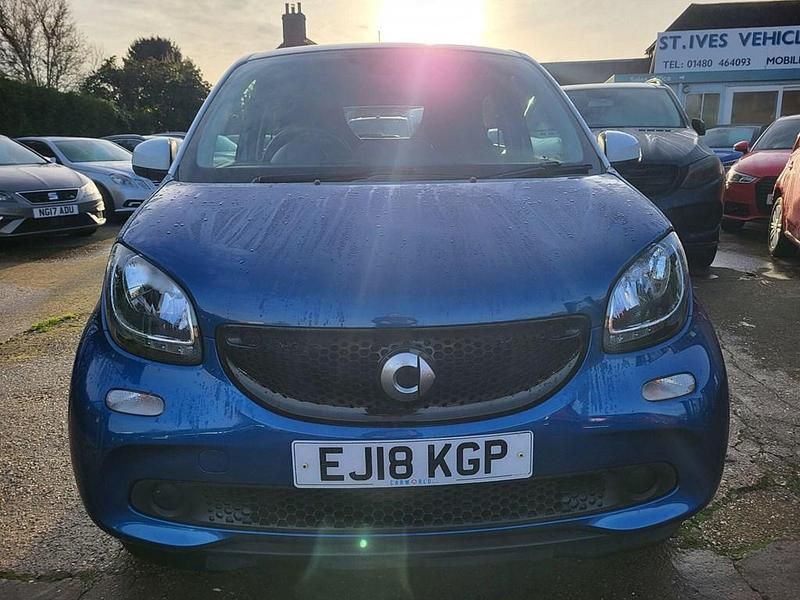 Used Smart ForFour Passion 90 HP (66 kW) 2018 White Hatchback