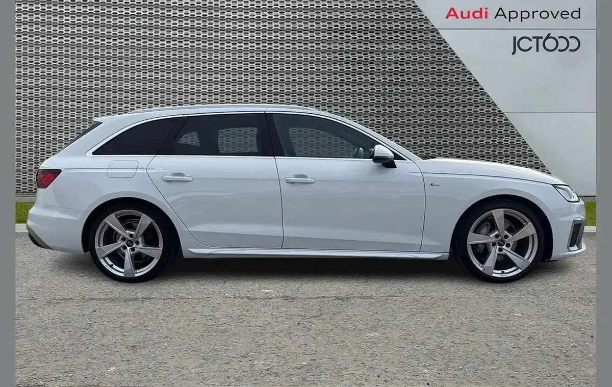 Used Audi A4 S-Line 200 HP (147 kW) 2024 White Estate