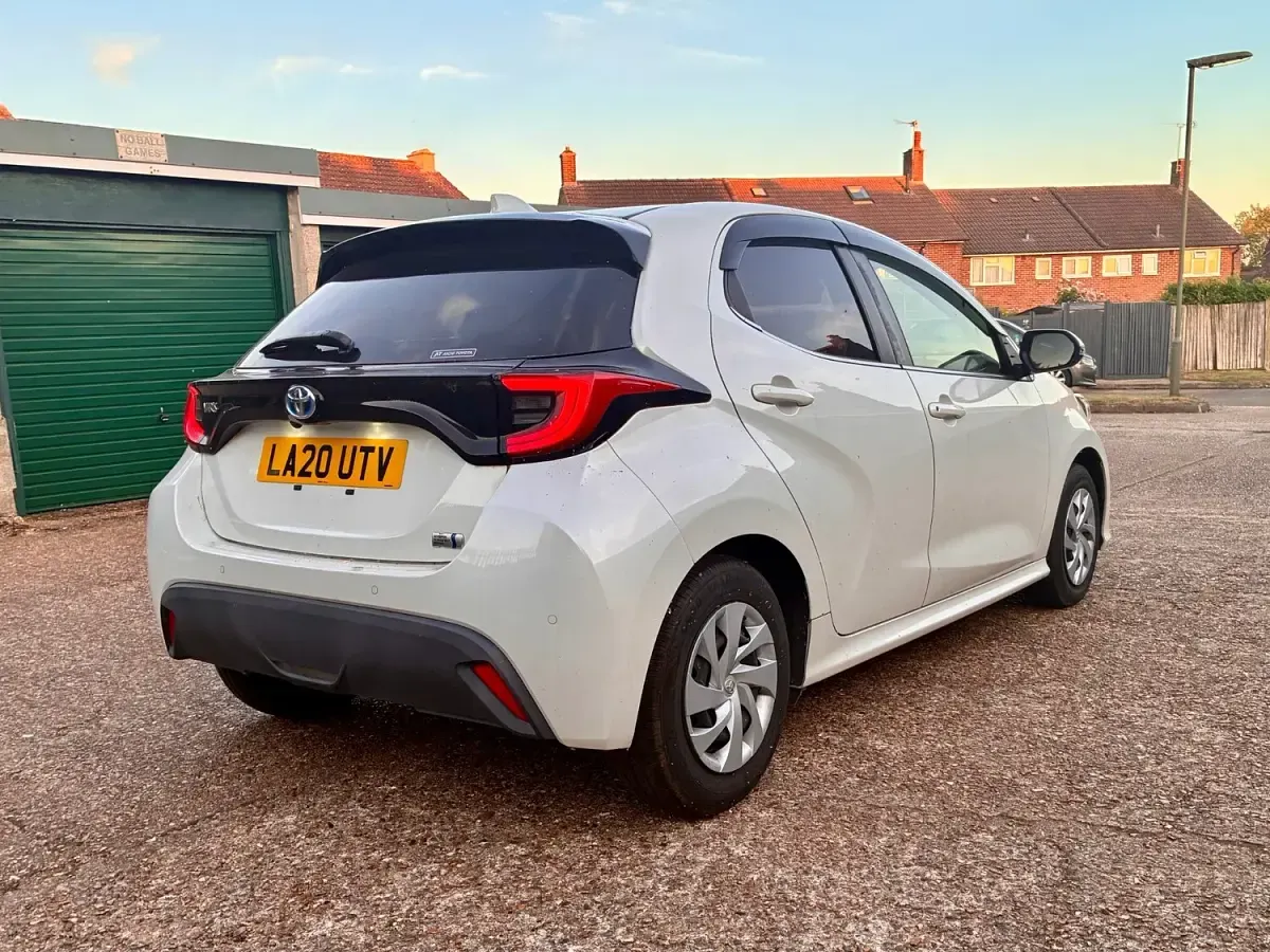 Used Toyota Yaris 2020 White Hatchback