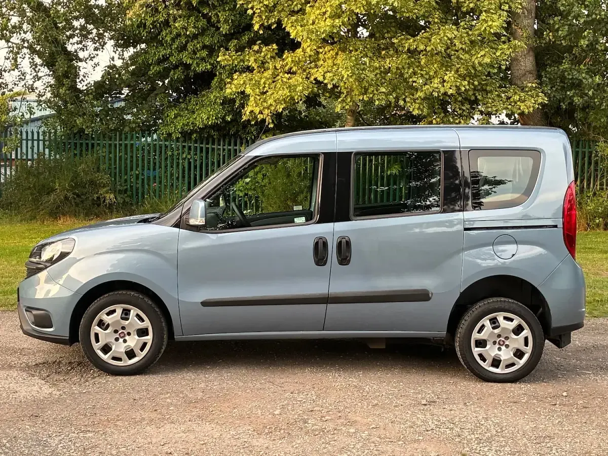 Used Fiat Doblò 95 HP (69 kW) 2019 Blue MPV