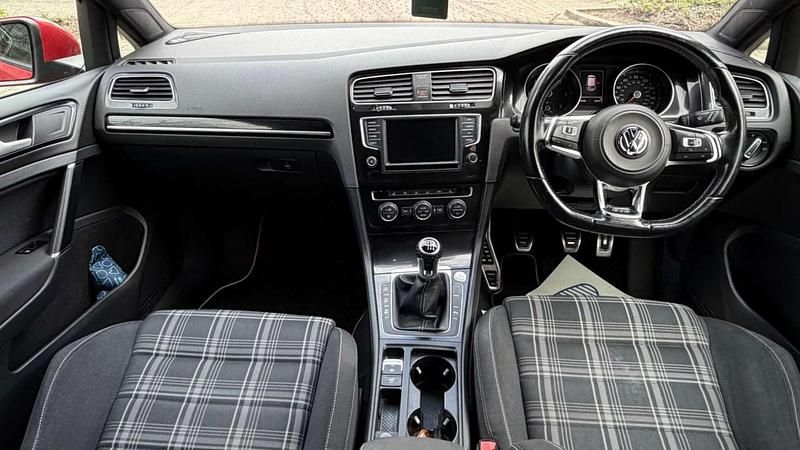 Używany VW Golf VII GTD 2015 Czerwony Hatchback