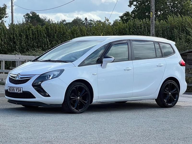 White Used 2016 Vauxhall Zafira SRi MPV | £4,695 (A bit pricey) - Image 1/3