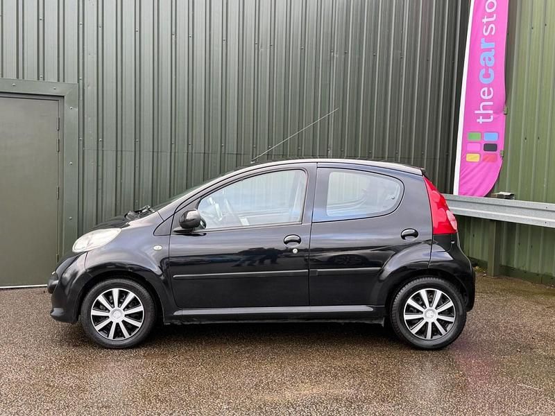 Used Peugeot 107 Urban Move 68 HP (50 kW) 2008 Black Hatchback