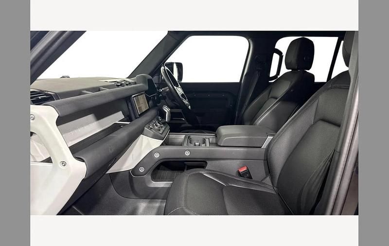 Used Land Rover Defender Dynamic 250 HP (183 kW) 2023 Black SUV