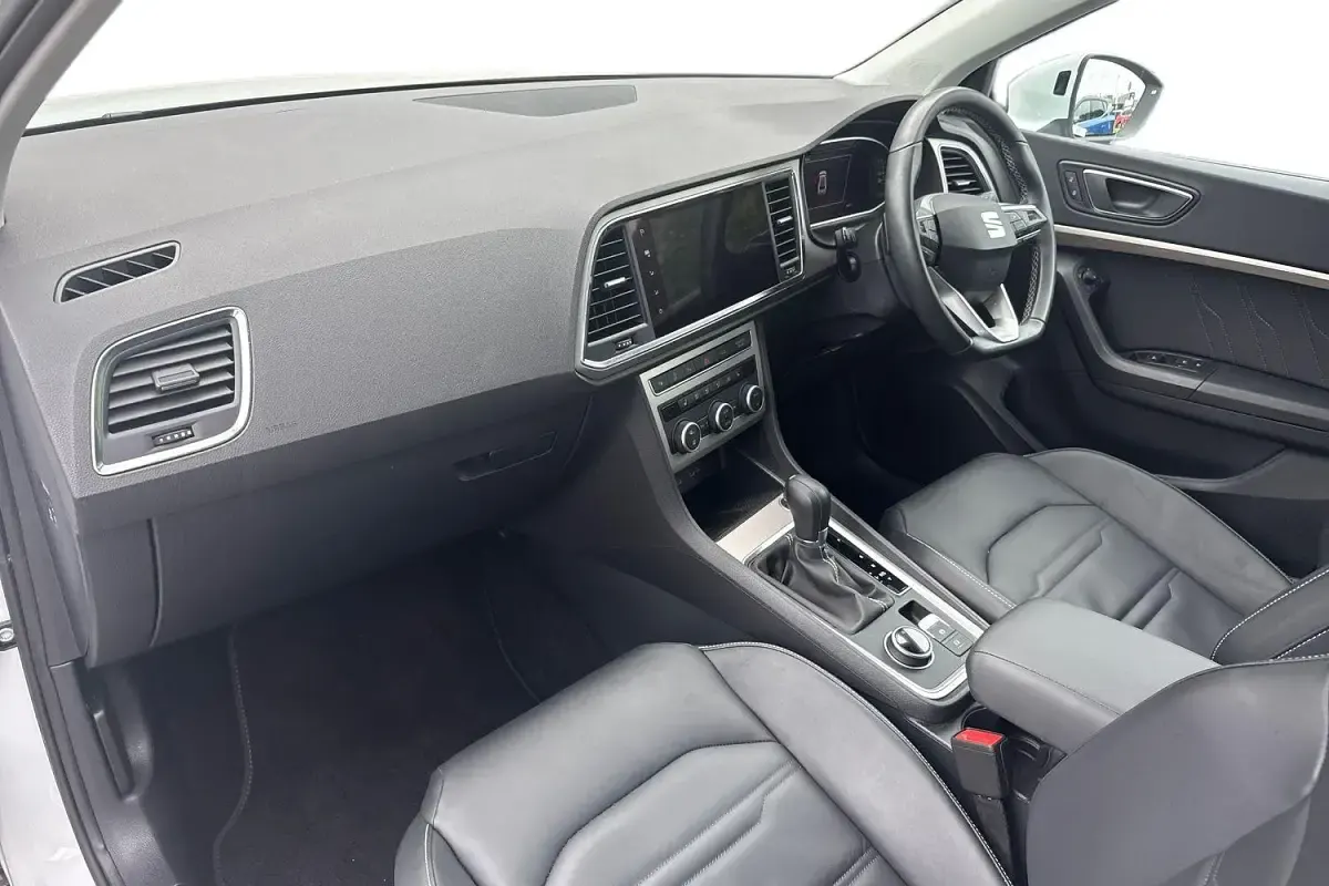 Used Seat Ateca Xperience Lux 150 HP (110 kW) 2024 Glacial white SUV