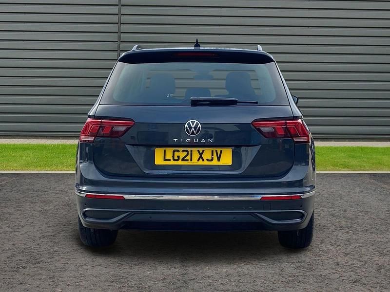 Used VW Tiguan Life 150 HP (110 kW) 2021 Grey SUV