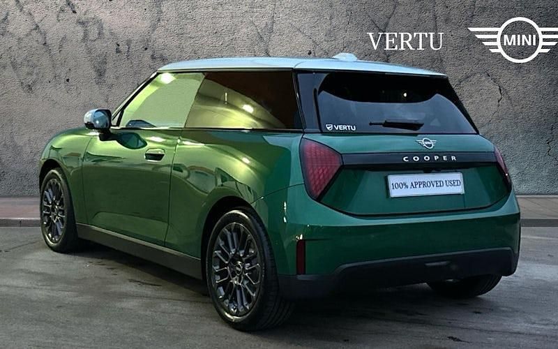 New Mini Cooper Exclusive 135 kW (184 HP) 2025 Green Hatchback