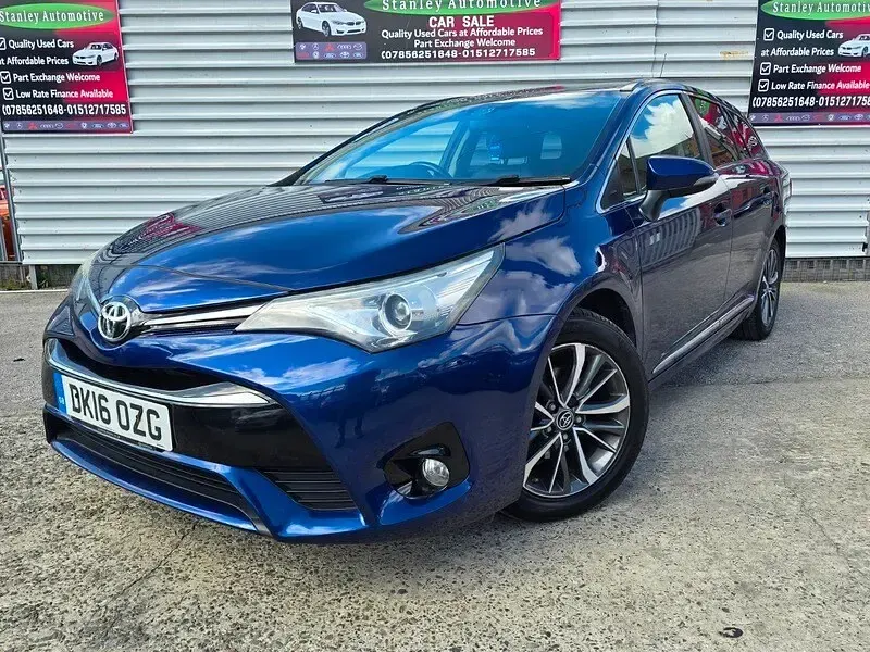 Used Toyota Avensis Business Edition 112 HP (82 kW) 2016 Blue Estate