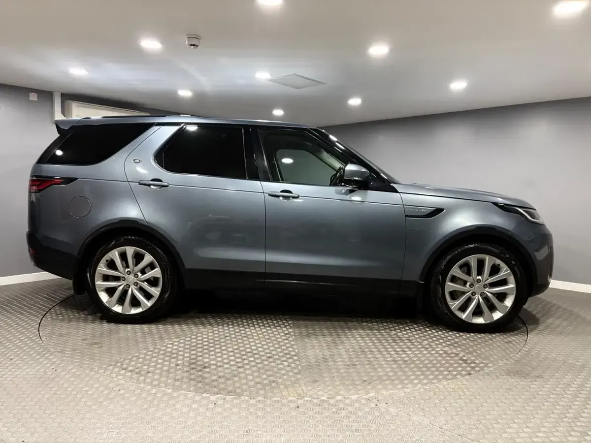 Used Land Rover Discovery SE 296 HP (217 kW) 2022 Blue SUV