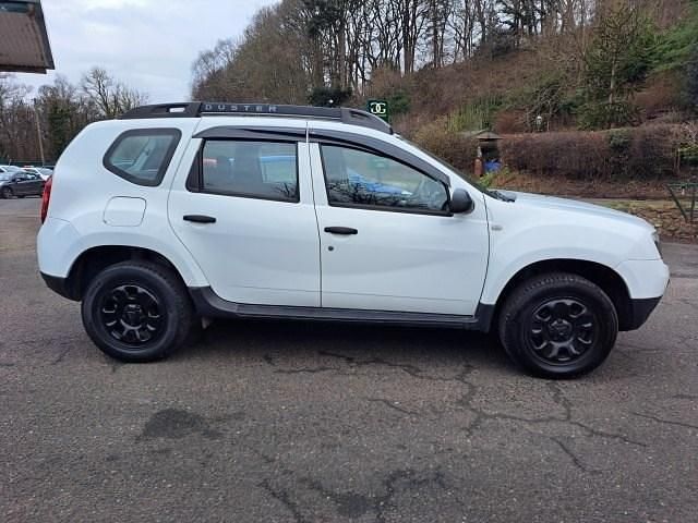 Used Dacia Duster Ambiance 110 HP (80 kW) 2015 White SUV