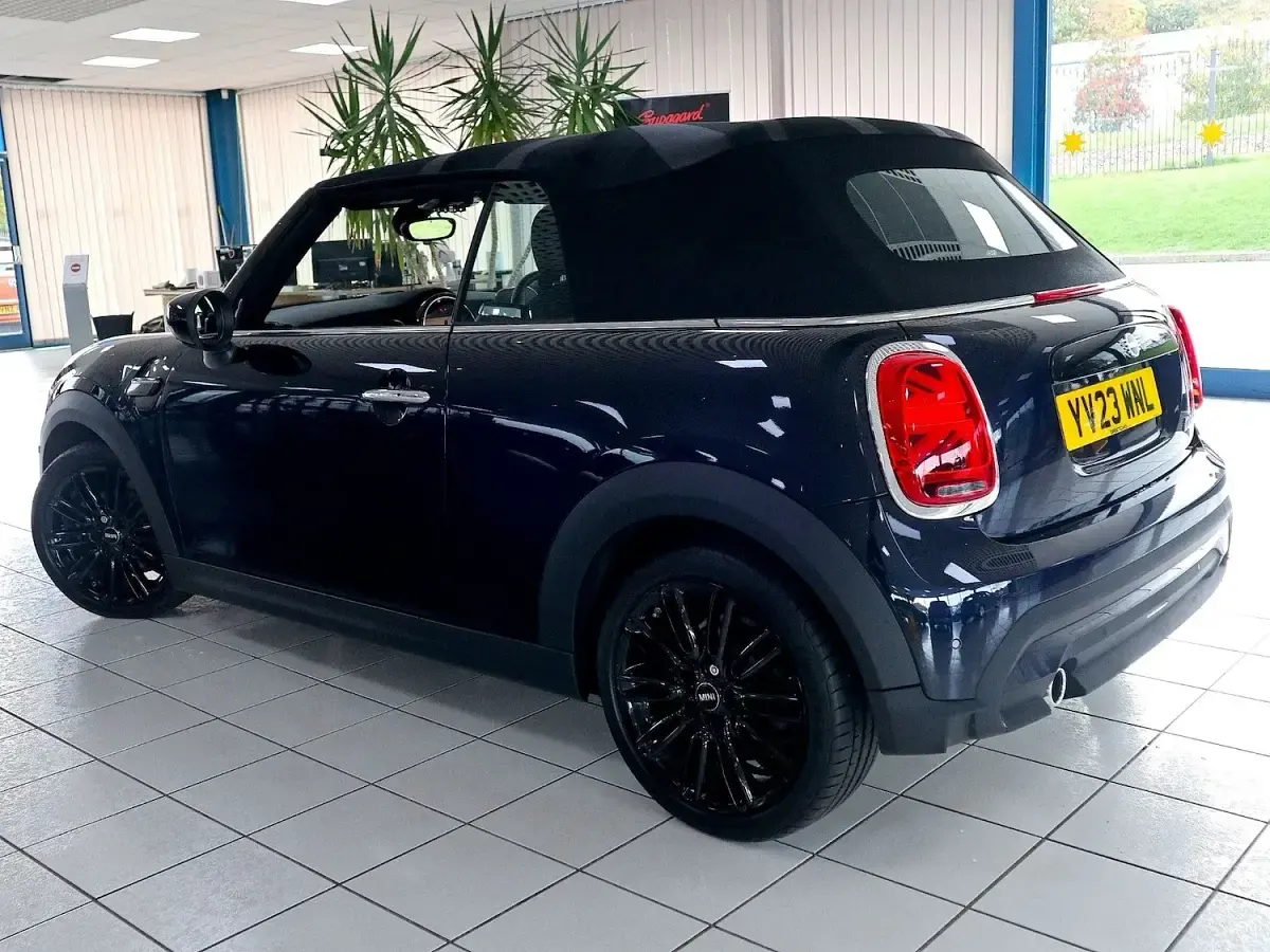 Used Mini Cooper Cabriolet Exclusive 134 HP (98 kW) 2023 Blue/black Cabriolet