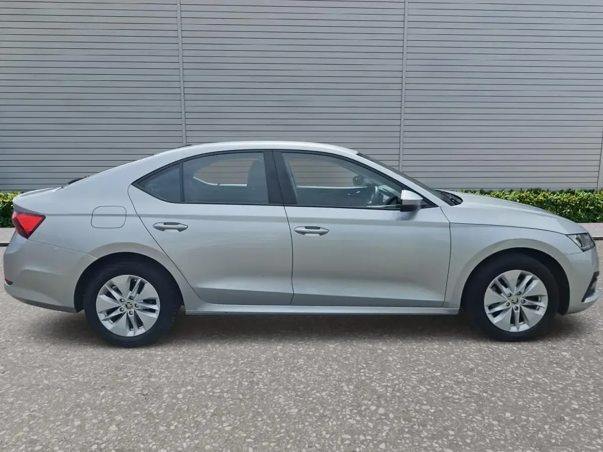 Used Skoda Octavia SE 110 HP (80 kW) 2023 Silver Hatchback