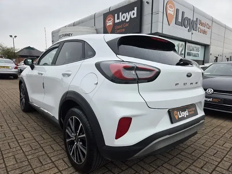 Używany Ford Puma Titanium 100 KM (73 kW) 2020 Biały SUV