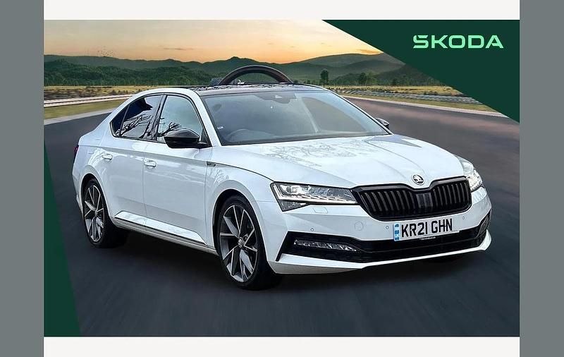 Used Skoda Superb SportlinePlus 190 HP (139 kW) 2021 White Hatchback