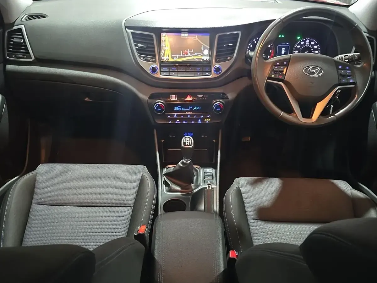 Used Hyundai Tucson SE 177 HP (130 kW) 2016 Red SUV
