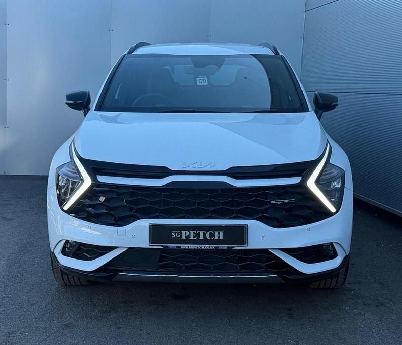 White Used 2024 Kia Sportage GT-Line SUV | £29,495 (Super price) - Image 1/4