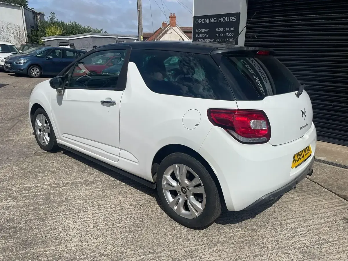 Used Citroën DS3 Style 120 HP (88 kW) 2010 White Hatchback