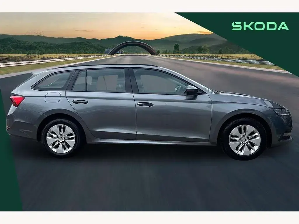 Usado Skoda Octavia SE Technology 116 CV (85 kW) 2023 Gris Familiar