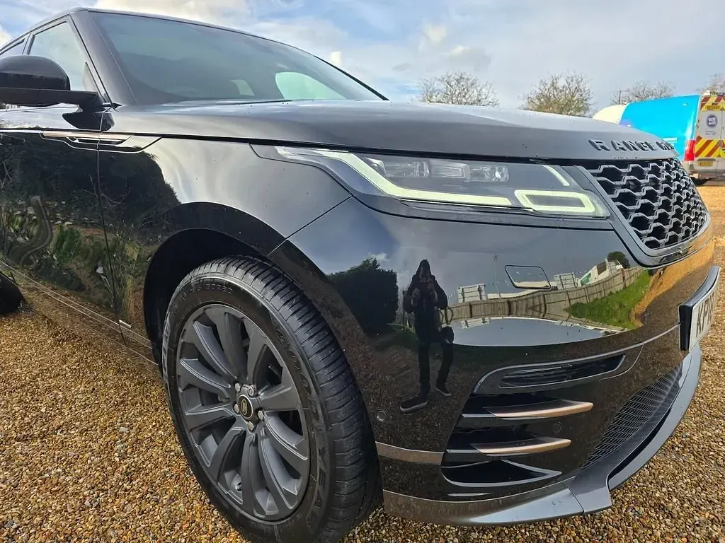 Second-hand Land Rover Range Rover Velar SE Dynamic 180 CP (132 kW) 2018 Negru SUV