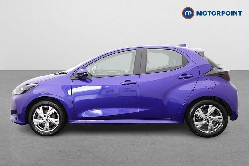 Used Toyota Yaris Hybrid 2024 Blue Hatchback