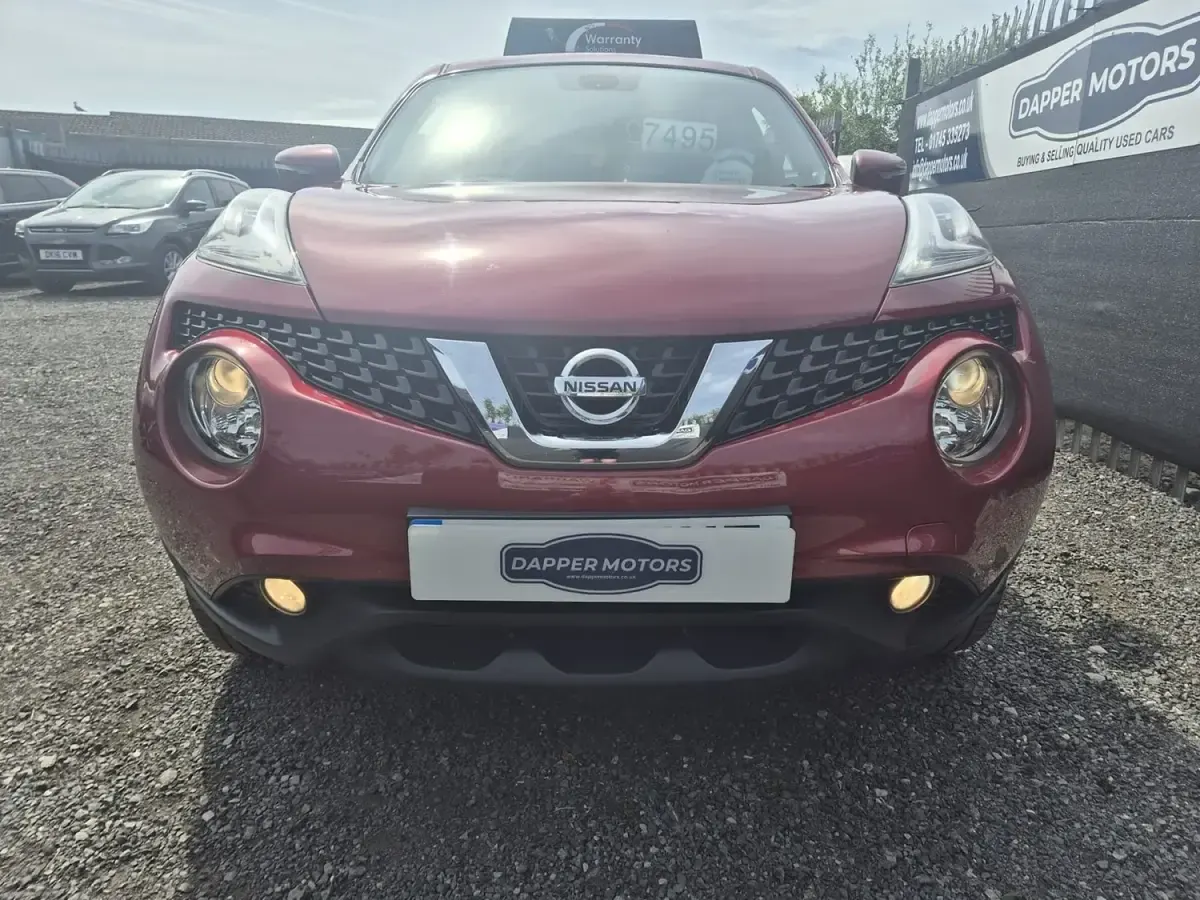 Używany Nissan Juke N-Connecta 115 KM (84 kW) 2017 Czerwony SUV