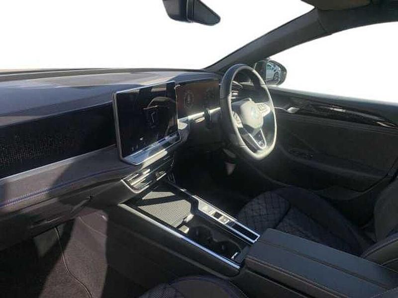 Used VW Passat 150 HP (110 kW) 2024 Estate