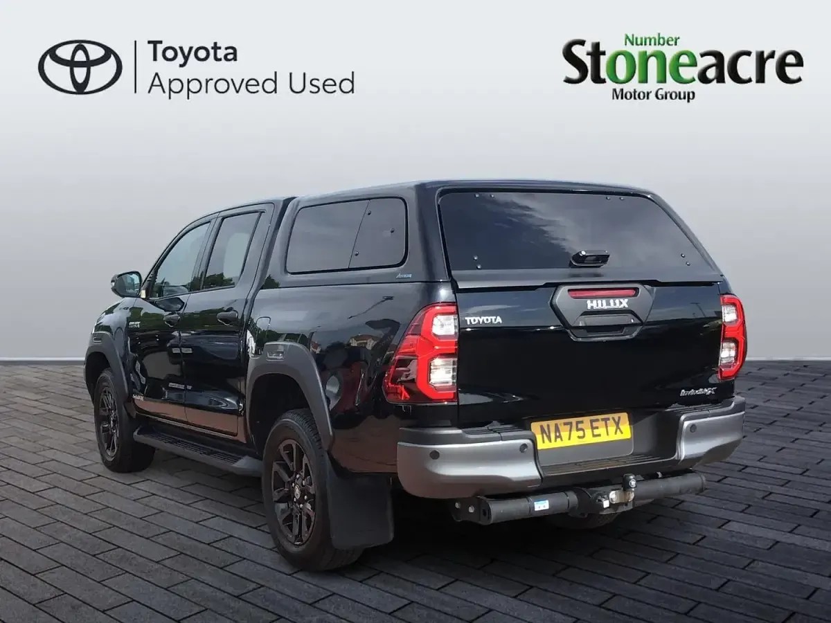 Used Toyota HiLux 204 HP (150 kW) 2025 Black Pickup