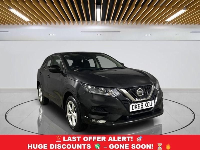 Black Used 2018 Nissan Qashqai Acenta Premium SUV | £11,199 (Good price) - Image 1/4