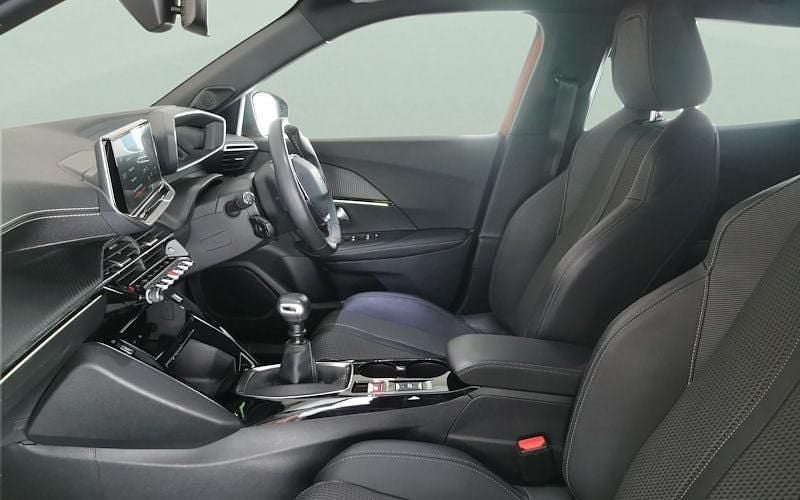 Used Peugeot 2008 GT 131 HP (96 kW) 2022 Orange SUV