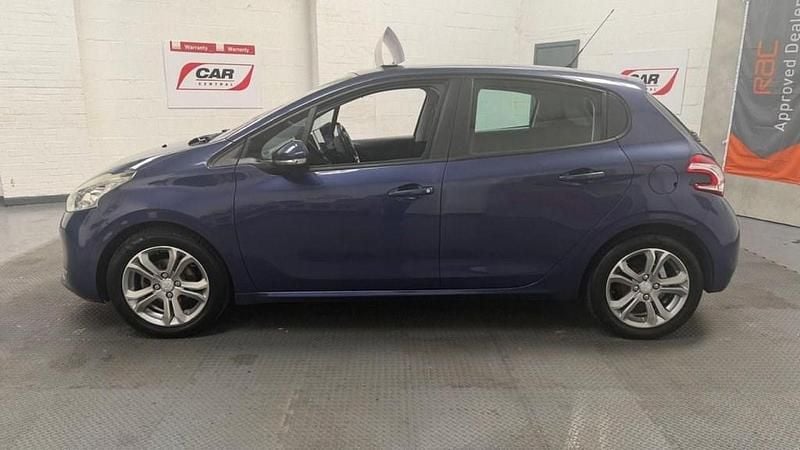 Used Peugeot 208 Active 82 HP (60 kW) 2013 Blue Hatchback