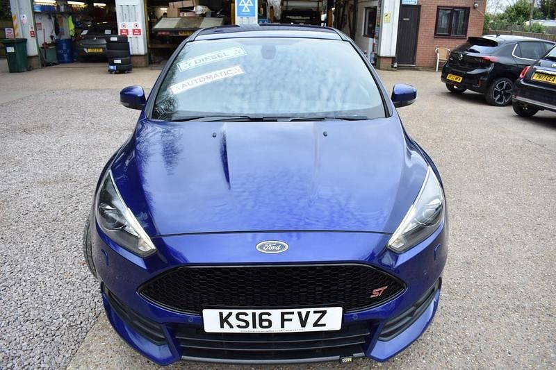 Used Ford Focus ST 185 HP (136 kW) 2016 Blue Hatchback