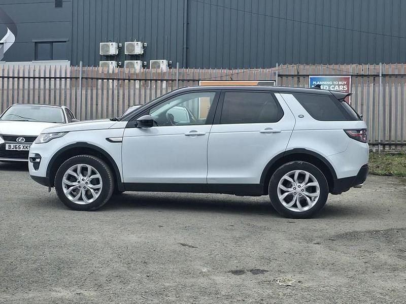 Used Land Rover Discovery Sport HSE 180 HP (132 kW) 2015 White SUV
