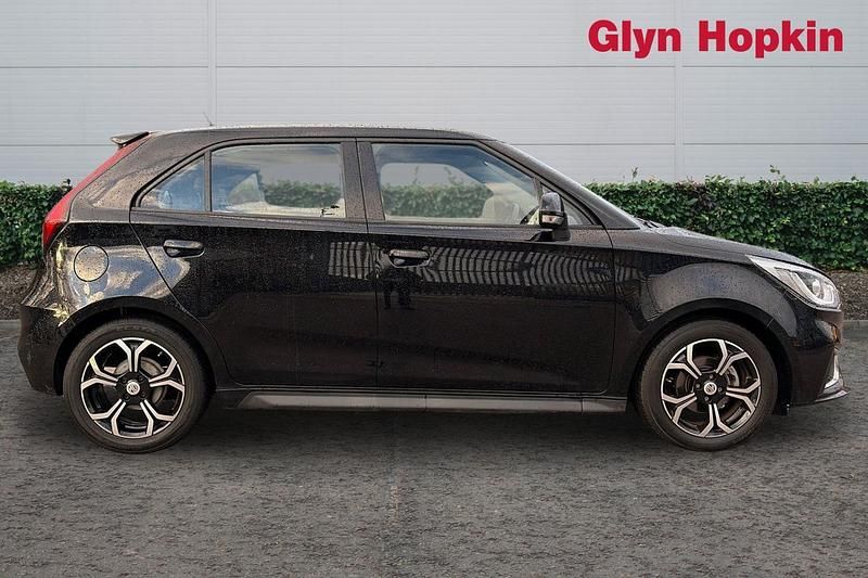 Used MG MG3 Exclusive 106 HP (77 kW) 2023 Black Hatchback