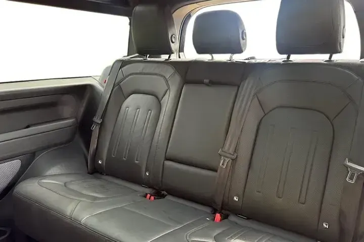 Used Land Rover Defender 295 HP (216 kW) 2023 Black SUV