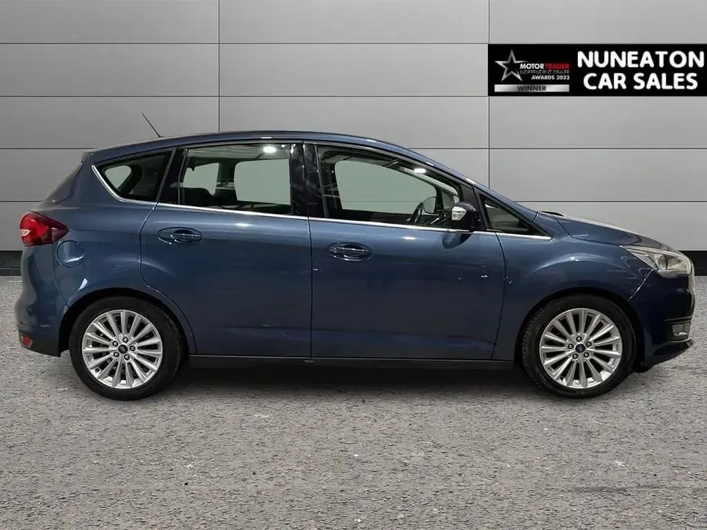 Begagnad Ford C-MAX Titanium 120 HK (88 kW) 2019 Blå Minibuss