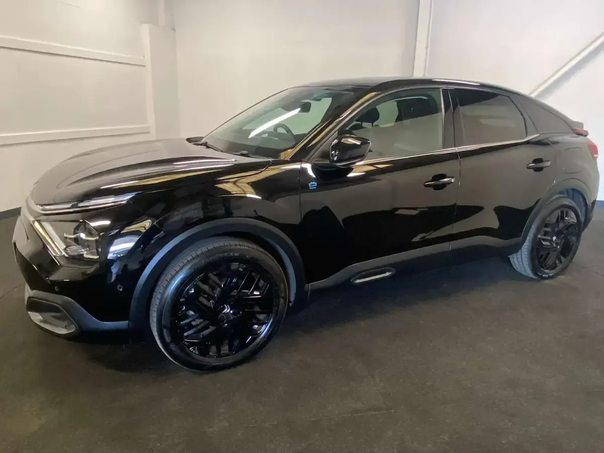 Used Citroën e-C4 100 kW (136 HP) 2024 Black SUV