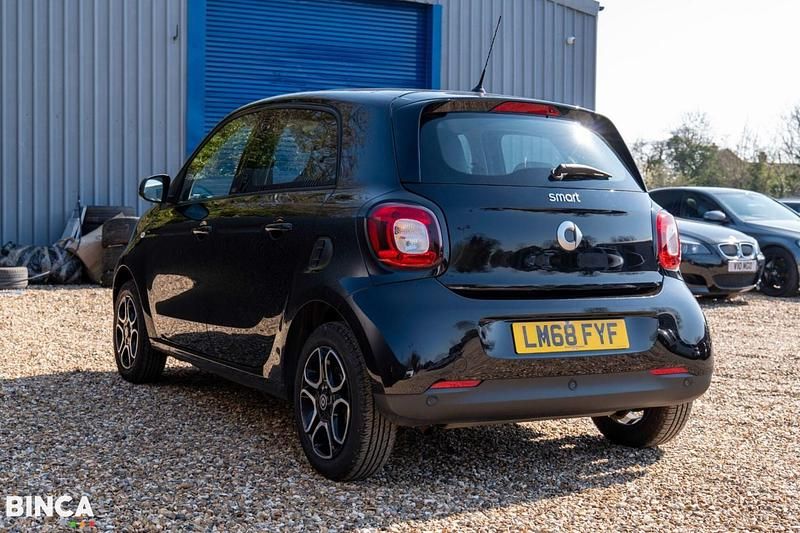 Used Smart ForFour Premium 90 HP (66 kW) 2018 Black Hatchback