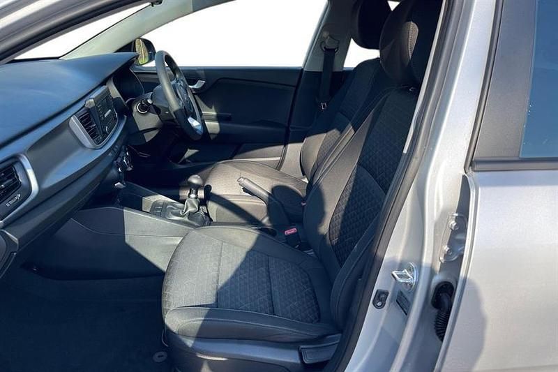 Used Kia Rio 83 HP (61 kW) 2021 Satin silver Hatchback