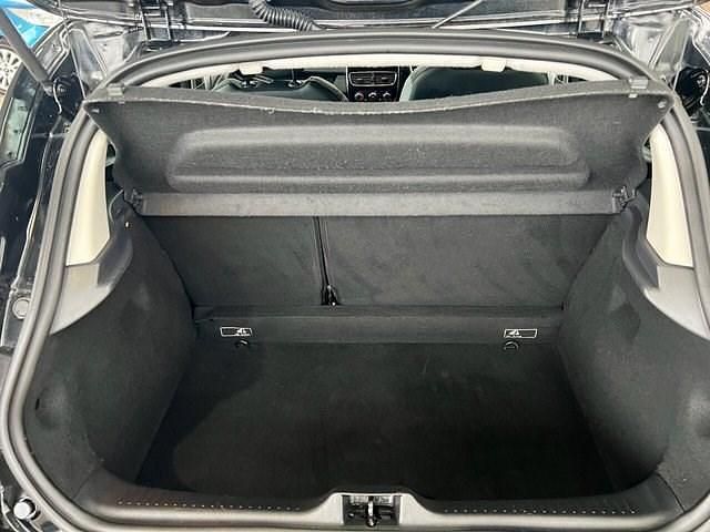 Used Renault Clio IV Dynamique 90 HP (66 kW) 2016 Black Hatchback