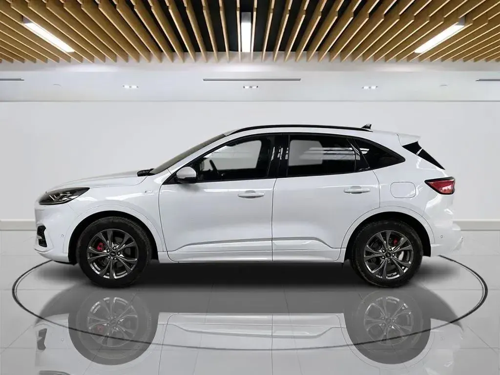 Used Ford Kuga ST-Line 150 HP (110 kW) 2020 White SUV