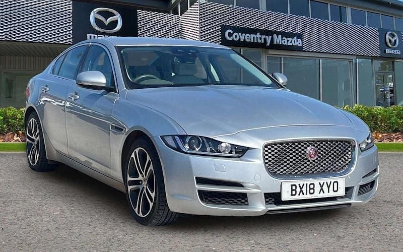 Usado Jaguar XE Ingenium 200 HP (147 kW) 2019 Sedan
