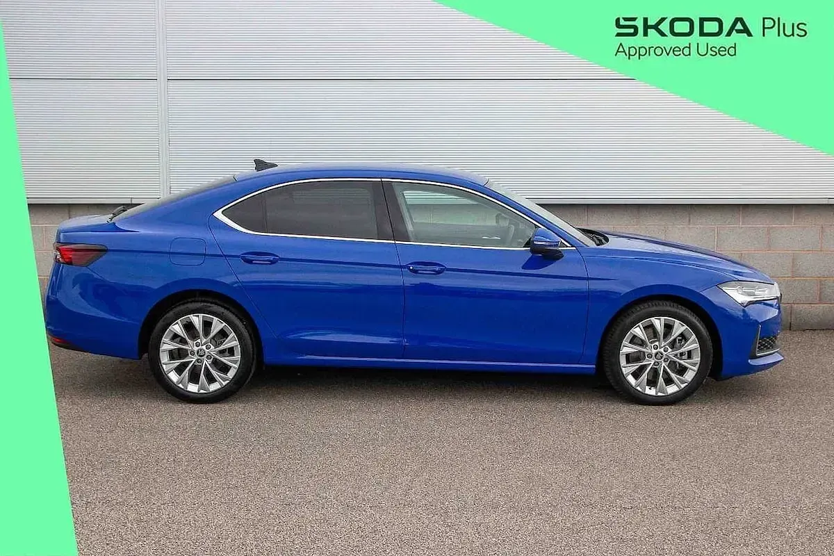 New Skoda Superb SE L 190 HP (139 kW) 2025 Energy blue Hatchback