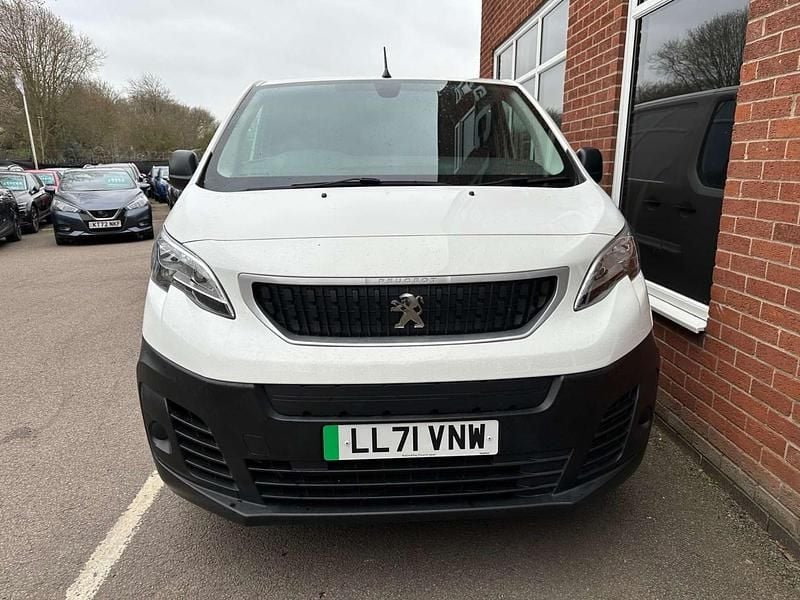 Used Peugeot e-Expert 100 kW (136 HP) 2021 White Van