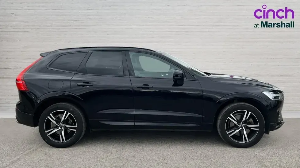 Used Volvo XC60 R-Design 250 HP (183 kW) 2019 Black SUV
