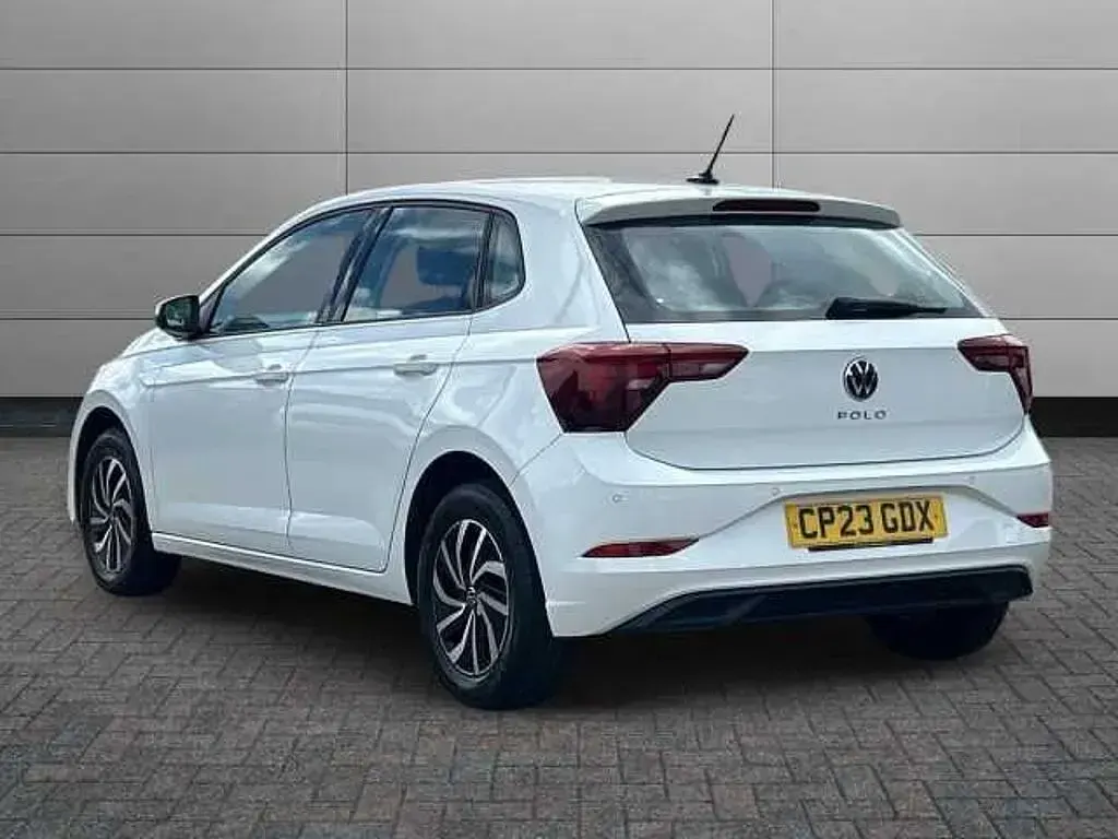 Used VW Polo Life 80 HP (58 kW) 2023 White Hatchback