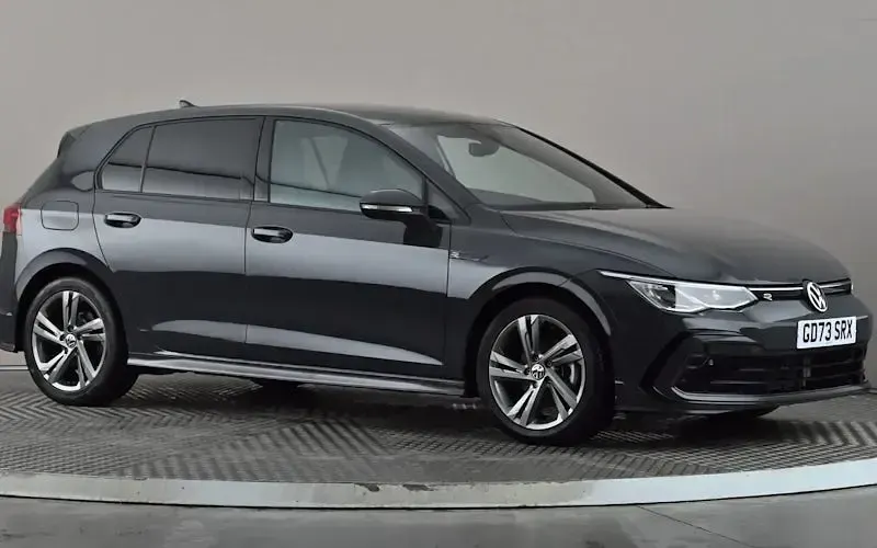 Used VW Golf VIII R-line 131 HP (96 kW) 2024 Hatchback