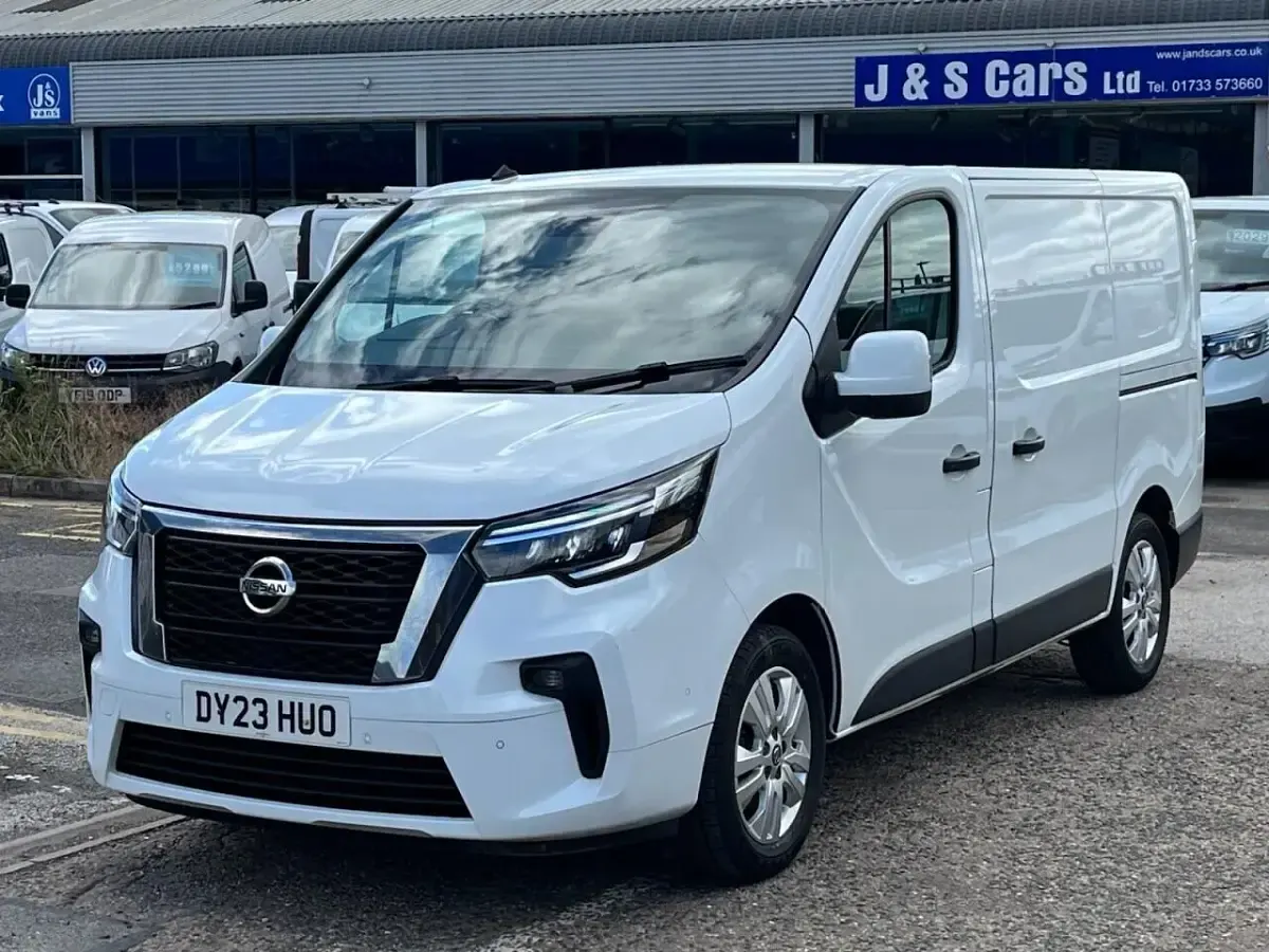 Used Nissan Primastar Tekna 130 HP (95 kW) 2023 White MPV