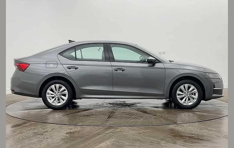 Used Skoda Octavia SE Technology 113 HP (83 kW) 2024 Graphite grey metallic Hatchback