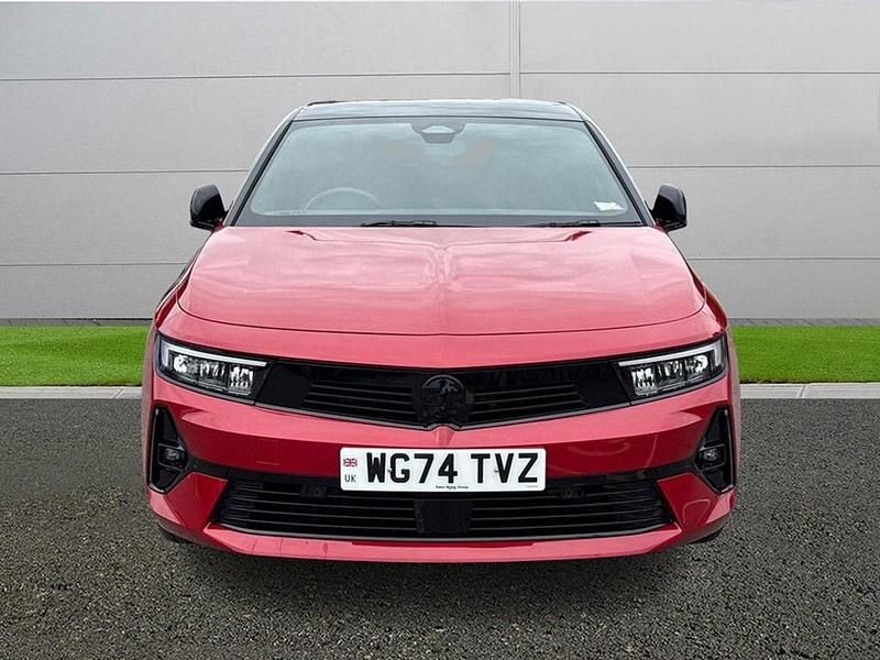 Used Vauxhall Astra 130 HP (95 kW) 2024 Red Hatchback