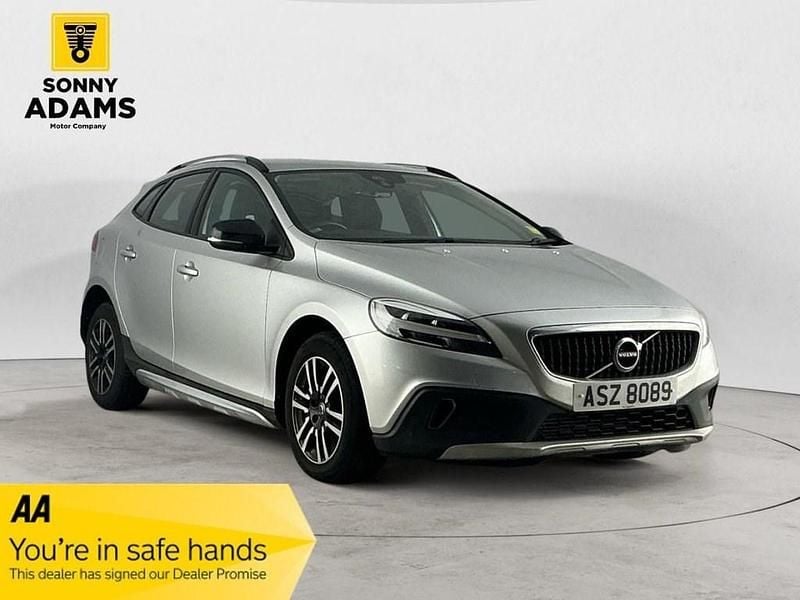 Silver Used 2017 Volvo V40 Hatchback | £7,990 (Good price) - Image 1/4